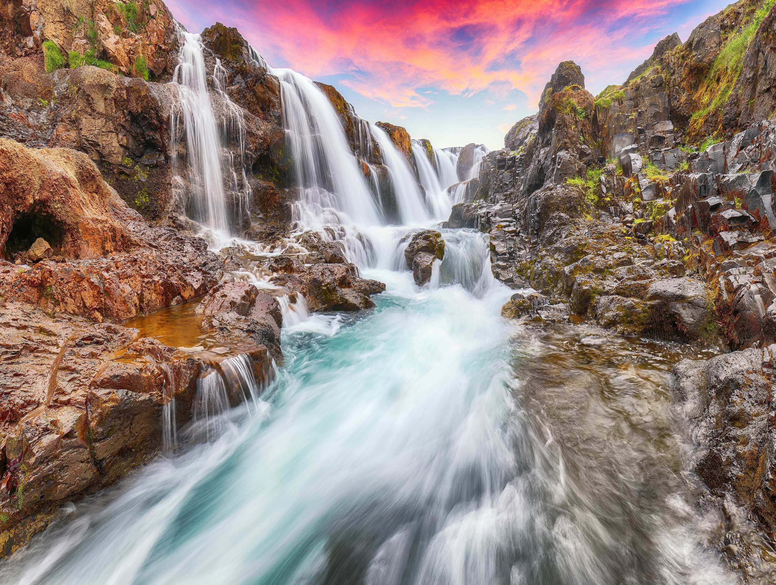 Collection de cartes postales - cascade Kolufossar, Islande (550pcs)