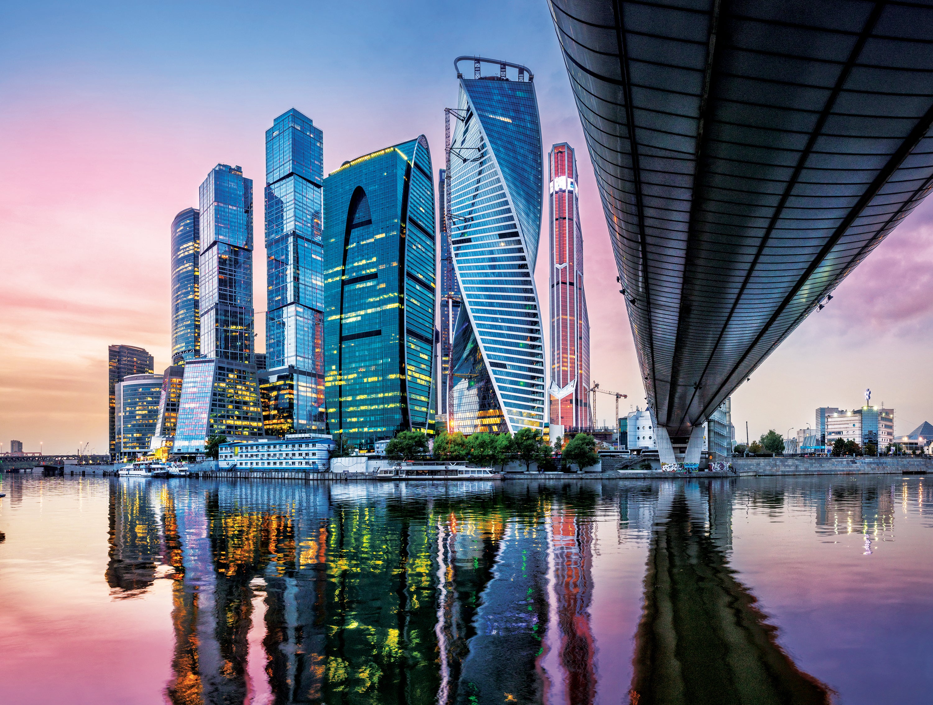 PFG Postcard Collection - Skyscraper In Moscow City (300pcs) (Usage/Used - PUZZLES FOR GOOD)